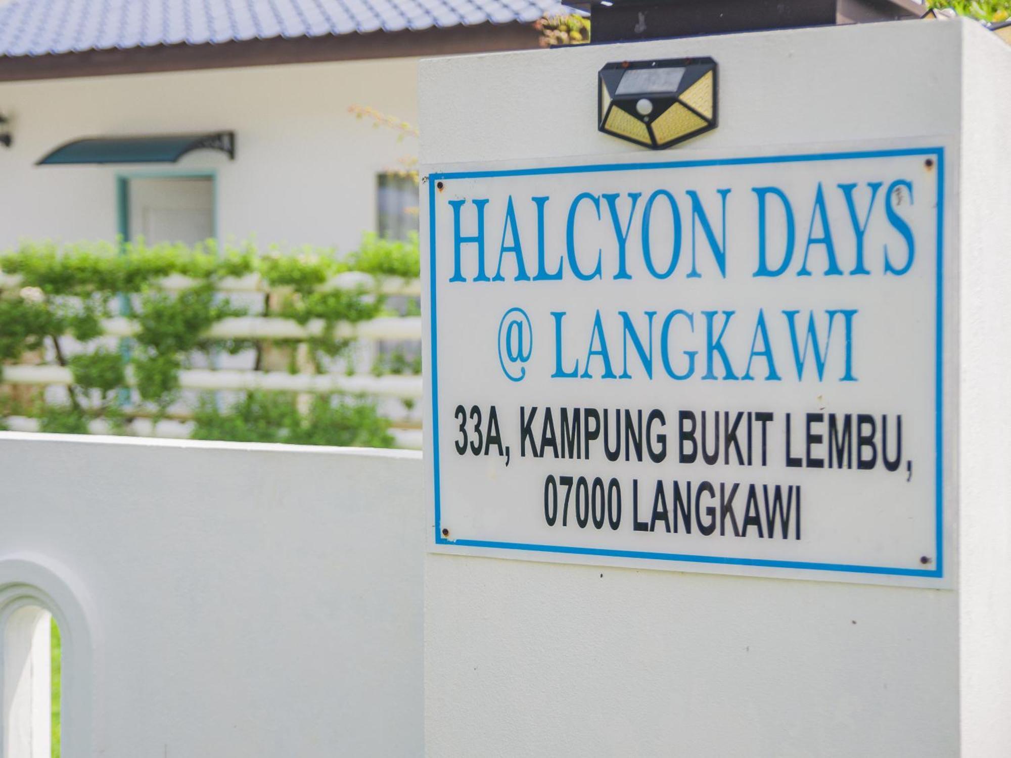 Halcyon Days @ Langkawi Lägenhet Pantai Cenang  Exteriör bild